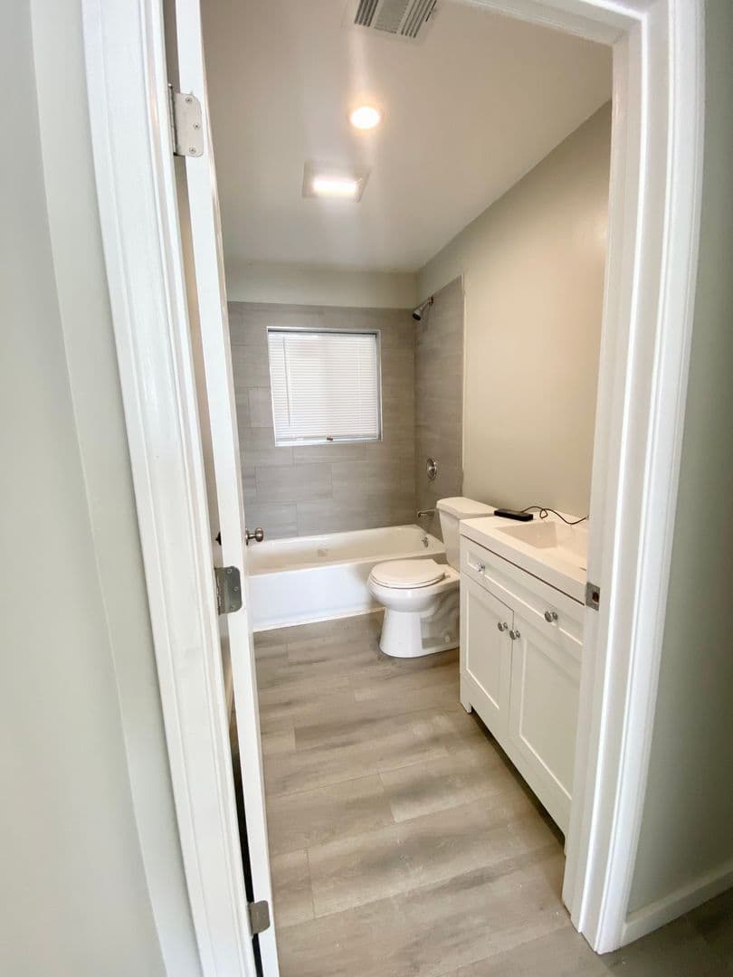 Pomona Apartment: 748 Hawthorne Pl
