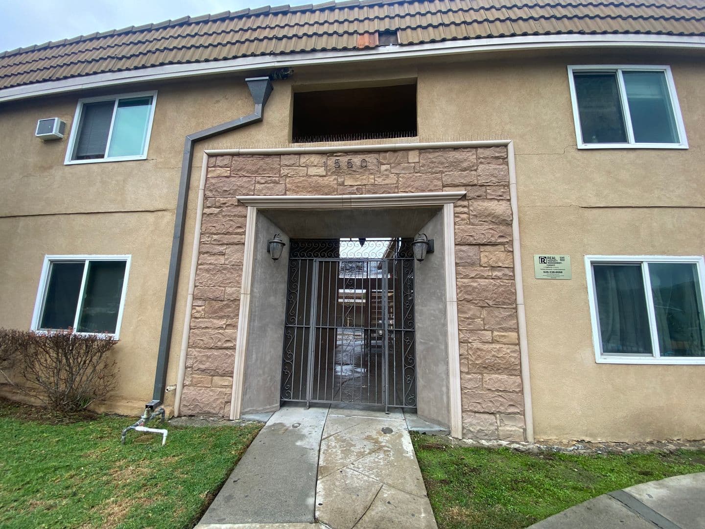 La Puente Apartment: 15501 Loukelton St