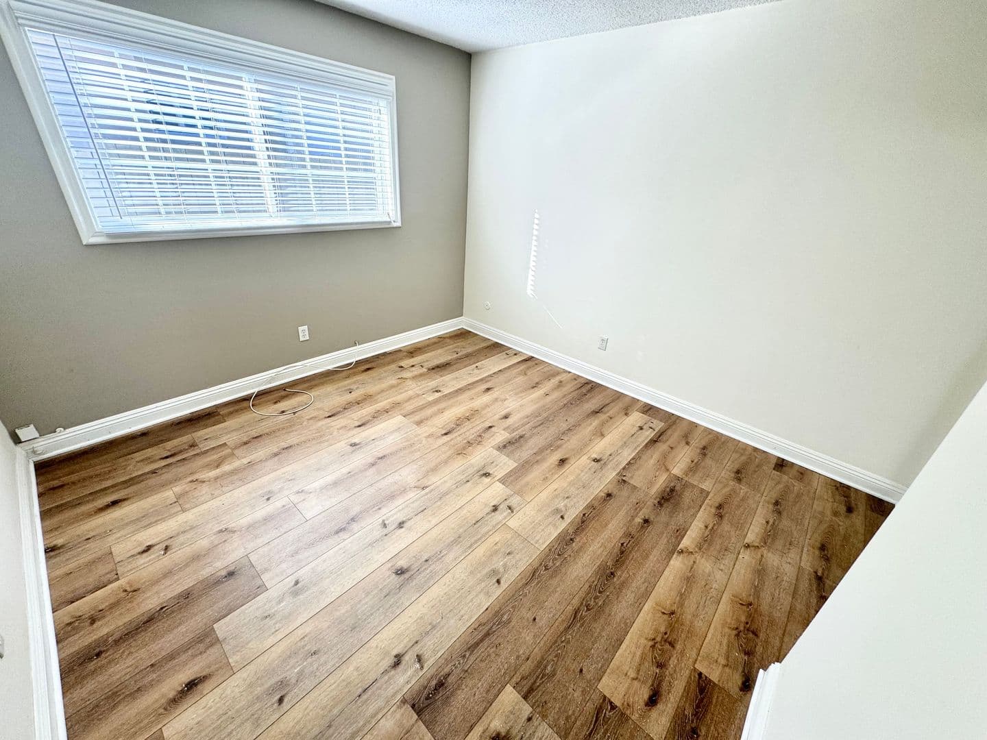PASADENA Apartment: 2464 Oneida Street