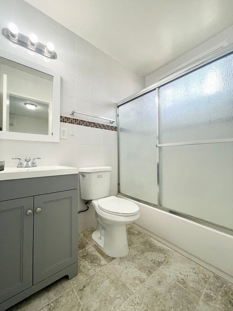 San Gabriel Apartment: 155 W Norwood Pl