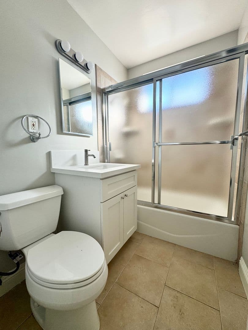 PASADENA Apartment: 2464 Oneida Street