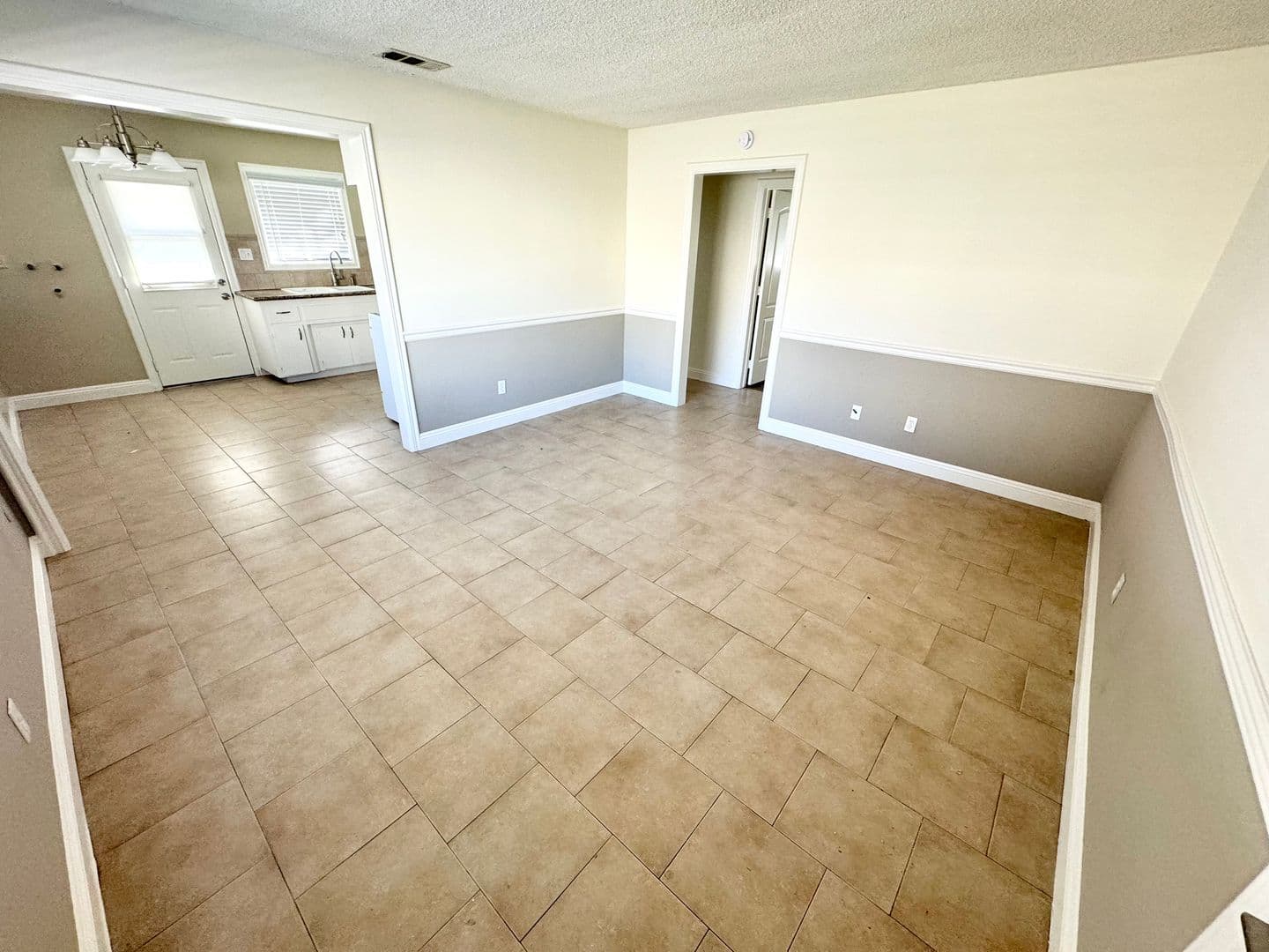 PASADENA Apartment: 2464 Oneida Street