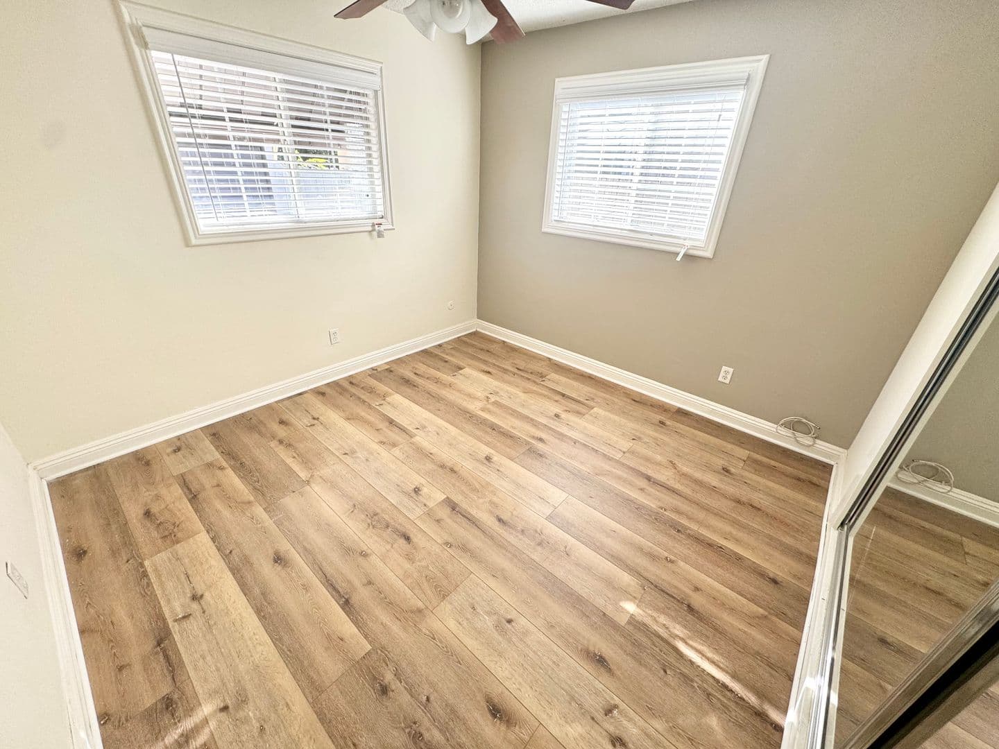 PASADENA Apartment: 2464 Oneida Street
