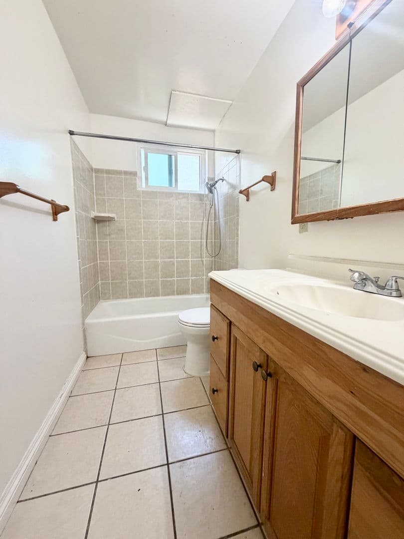 Monrovia Apartment: 860-864 W. Colorado Blvd.