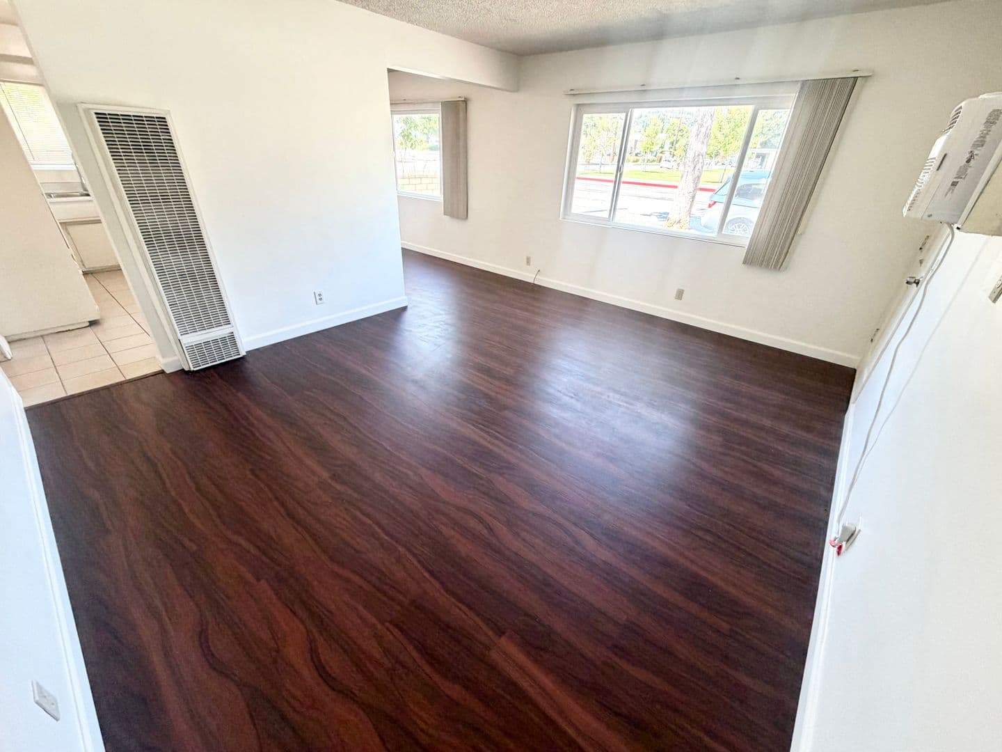 Monrovia Apartment: 860-864 W. Colorado Blvd.