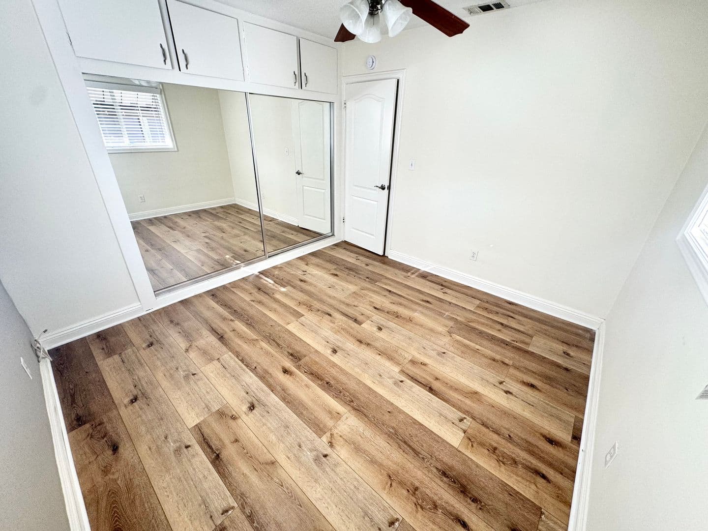 PASADENA Apartment: 2464 Oneida Street