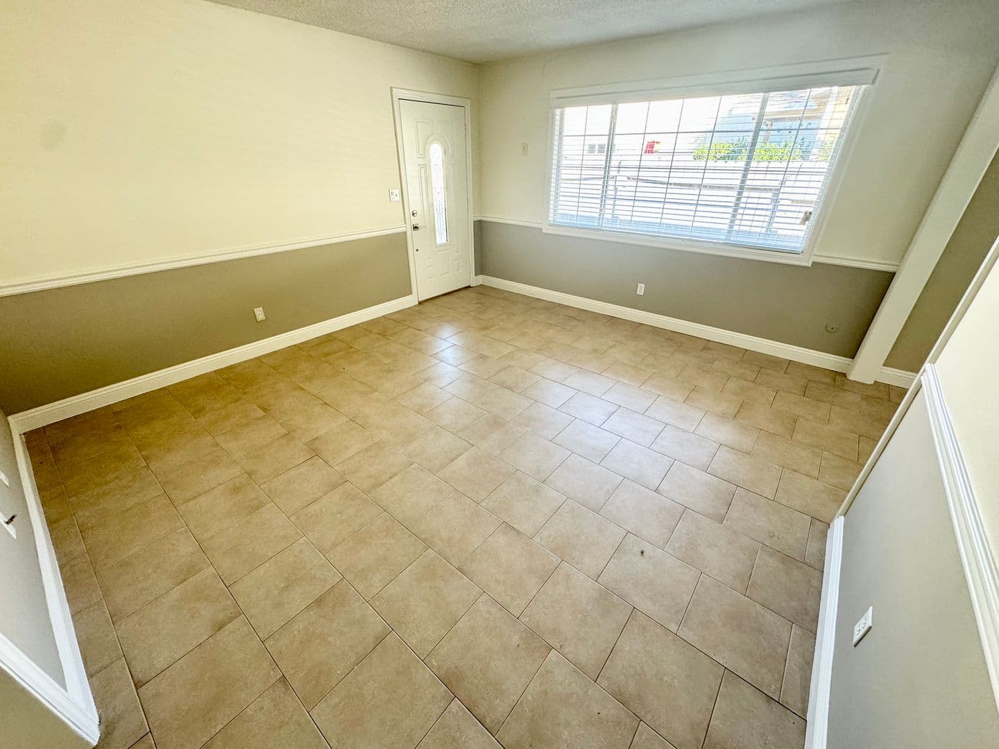 PASADENA Apartment: 2464 Oneida Street