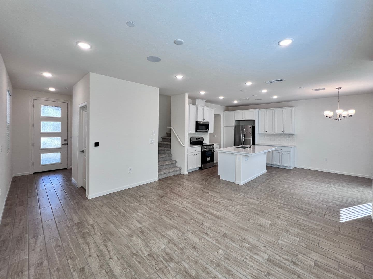 Clovis House: 1526 Woodhill Ln.