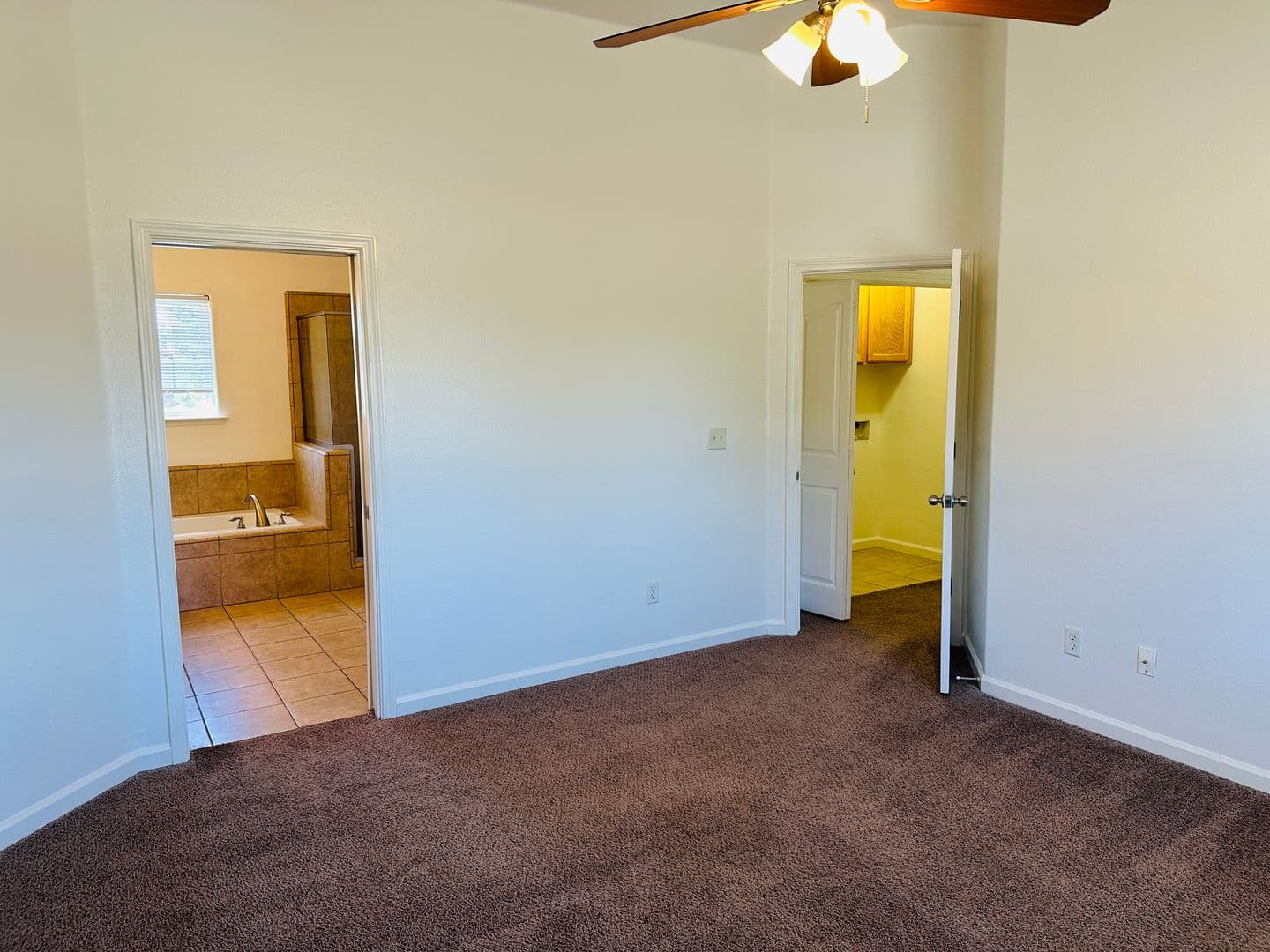 Madera House: 233 River Pt.
