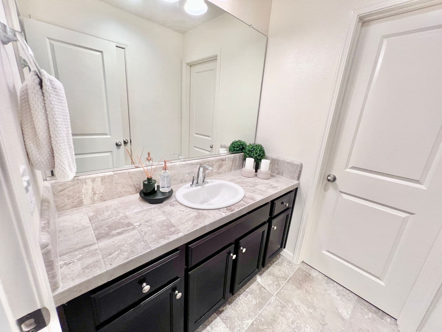 Fresno House: 6286 E. Overlook Way