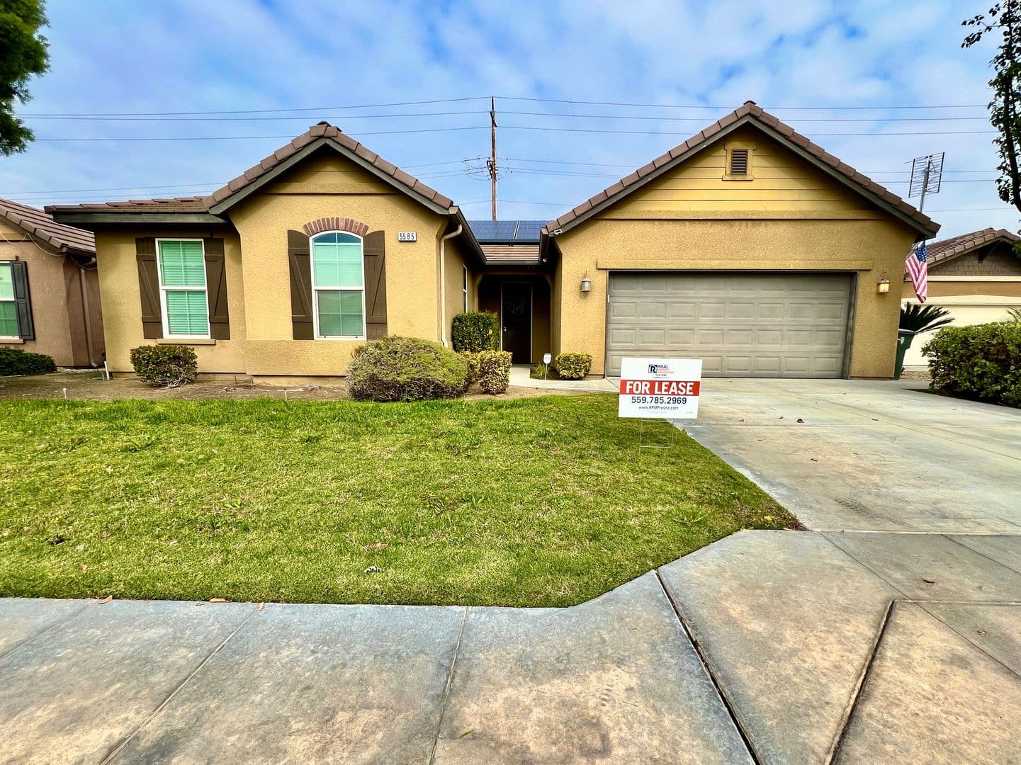 Fresno House: 5585 E Edna Ave