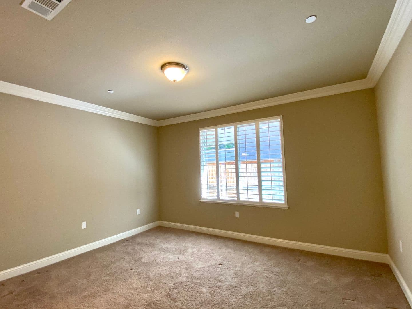 Fresno House: 2141 W. Juliet Way