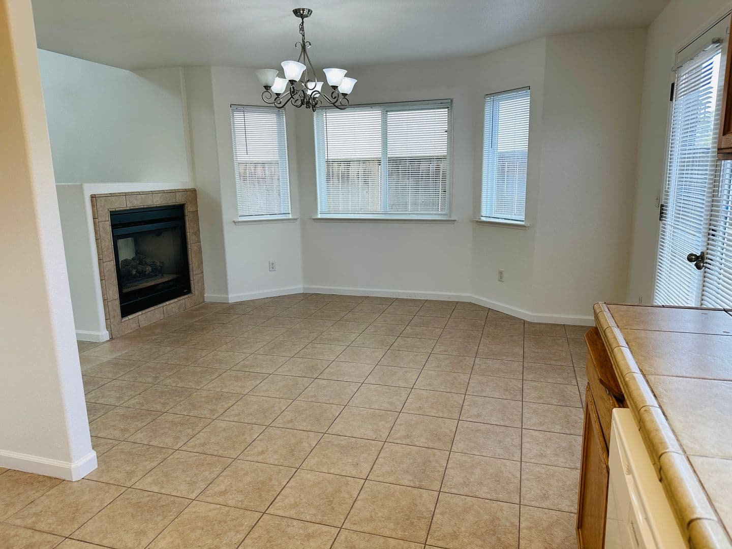 Madera House: 227 River Point