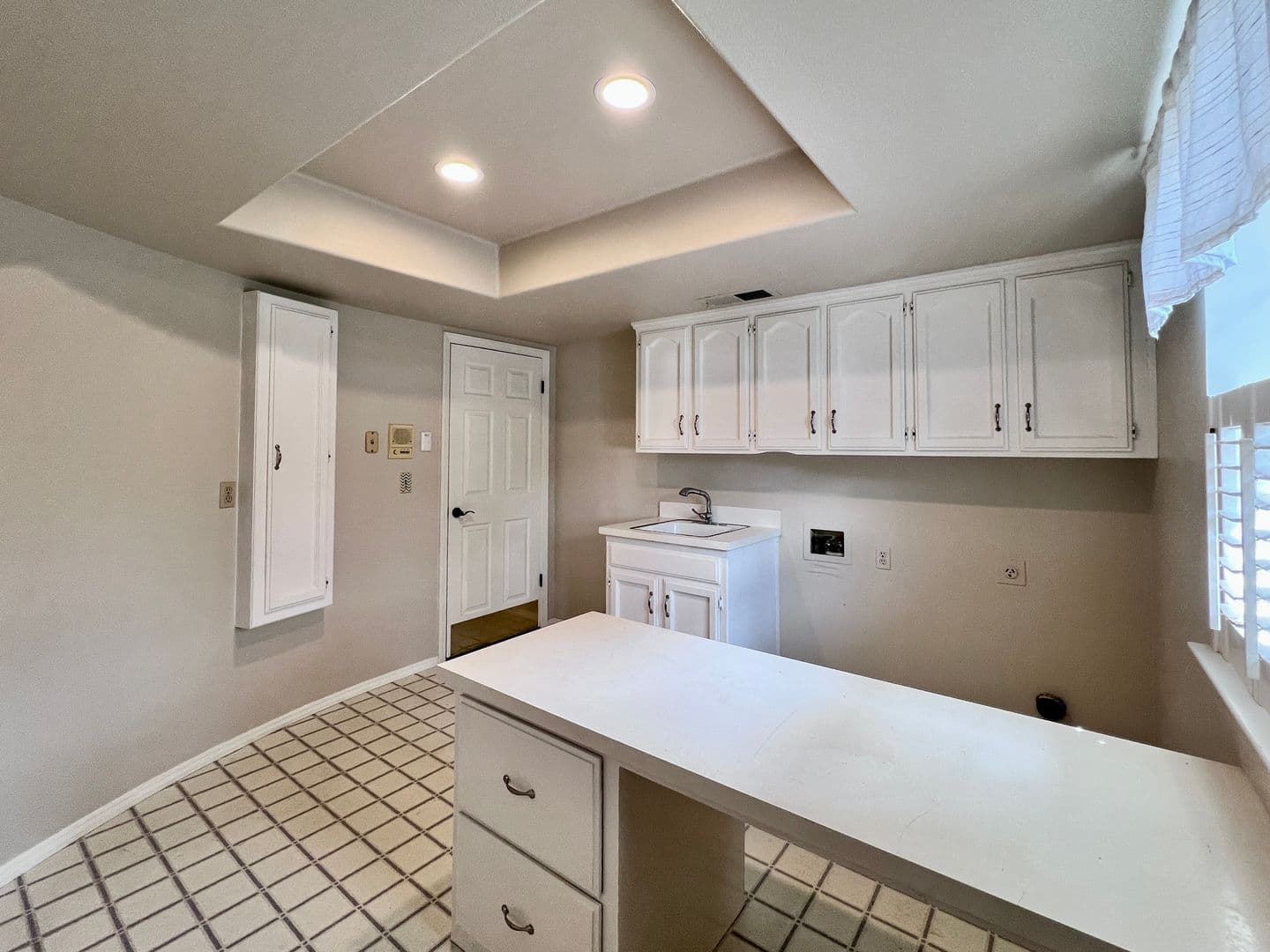 Fresno House: 1090 E. Cole Ave.