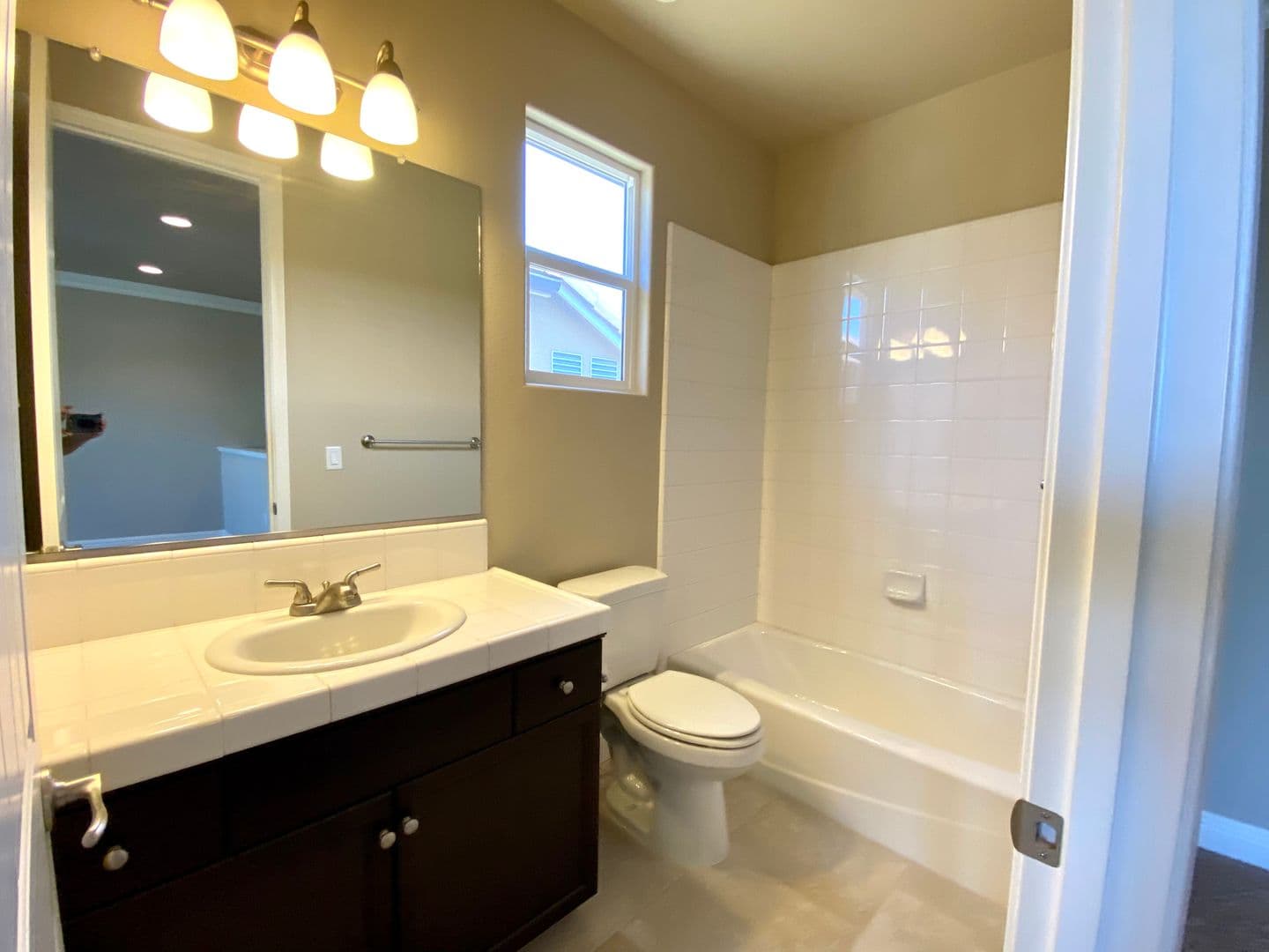 Fresno House: 2141 W. Juliet Way