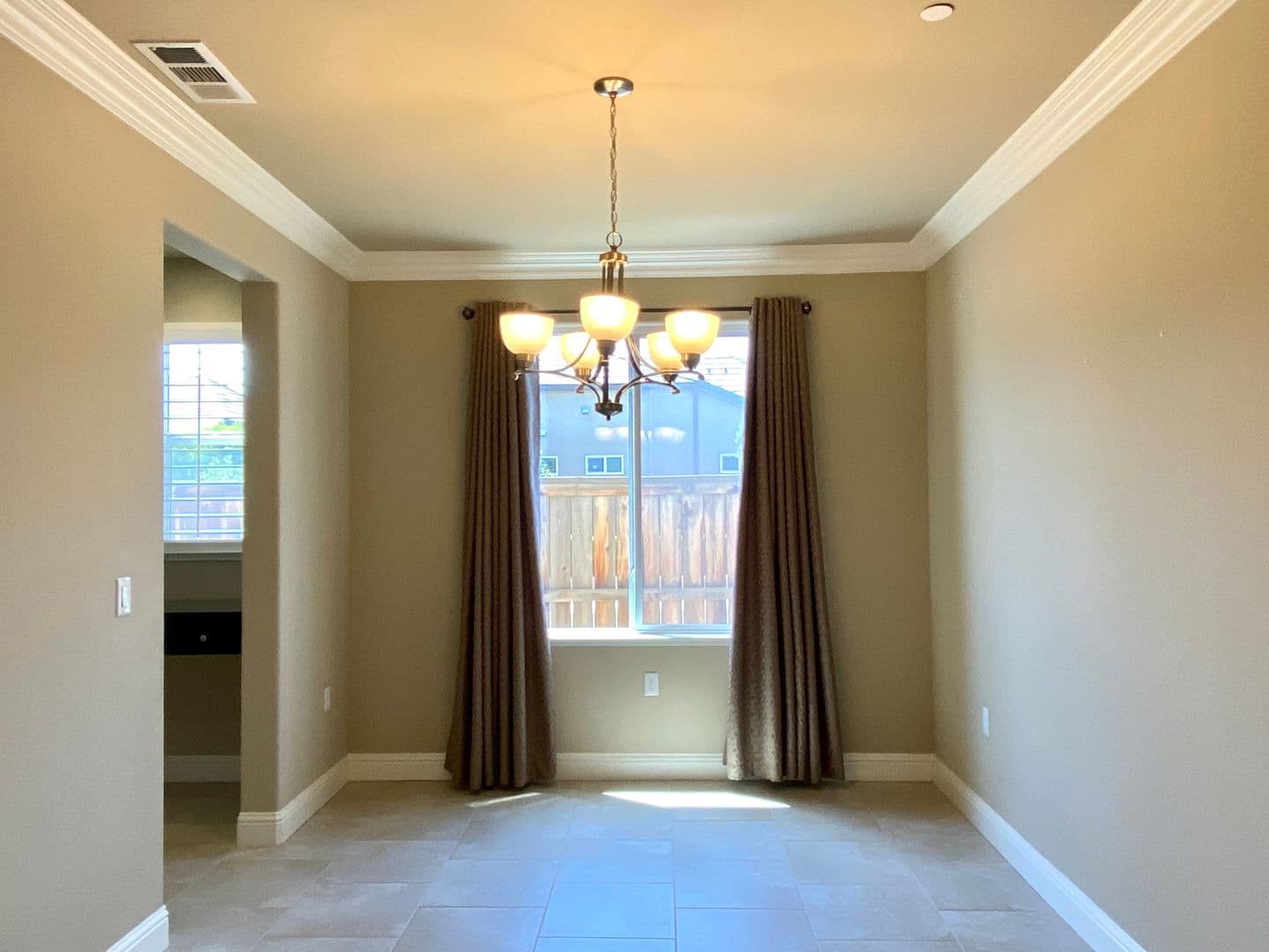 Fresno House: 2141 W. Juliet Way