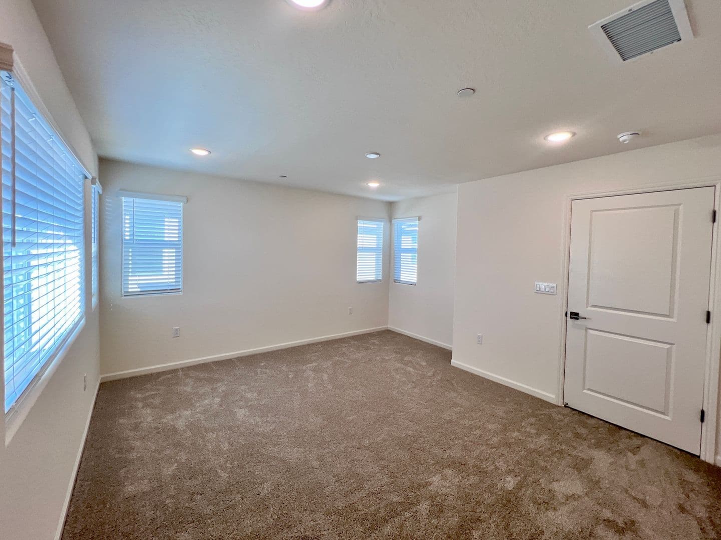 Clovis House: 1526 Woodhill Ln.