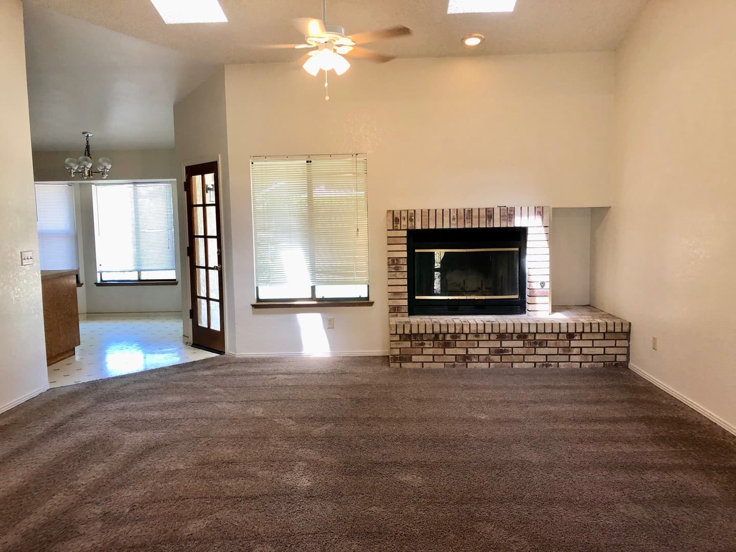 Fresno House: 6425 N. Arthur Ave.