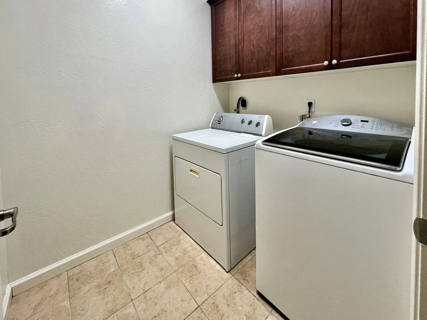 Fresno House: 5585 E Edna Ave