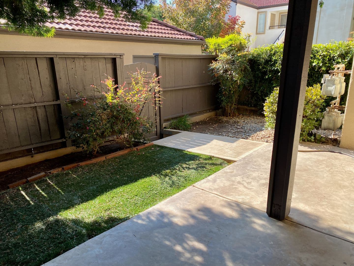 Fresno Condo: 8153 N. Cedar Ave. #114