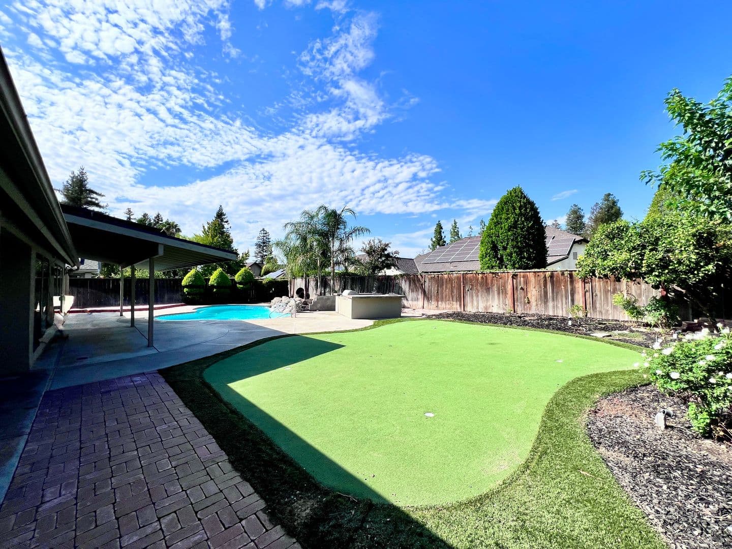 Fresno House: 1090 E. Cole Ave.