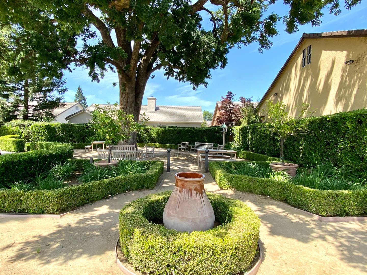 Fresno House: 2141 W. Juliet Way