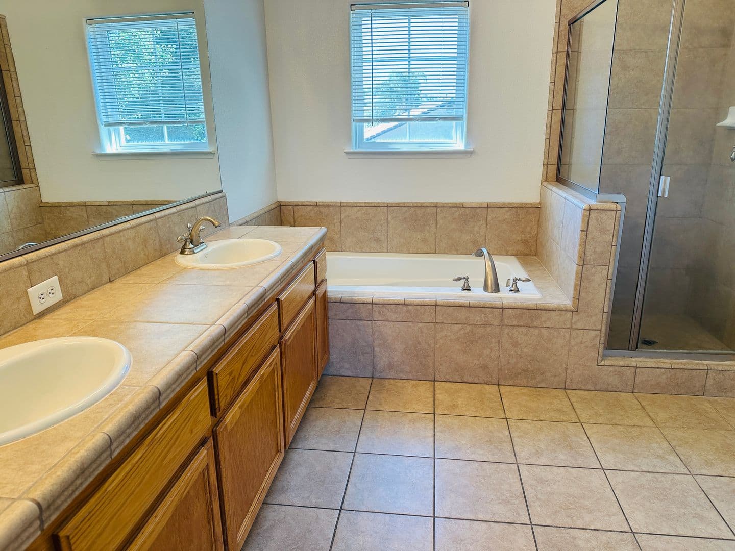 Madera House: 233 River Pt.