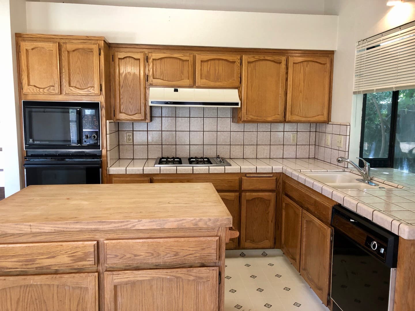 Fresno House: 6425 N. Arthur Ave.