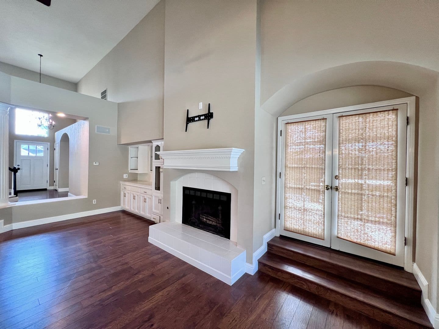 Fresno House: 1090 E. Cole Ave.