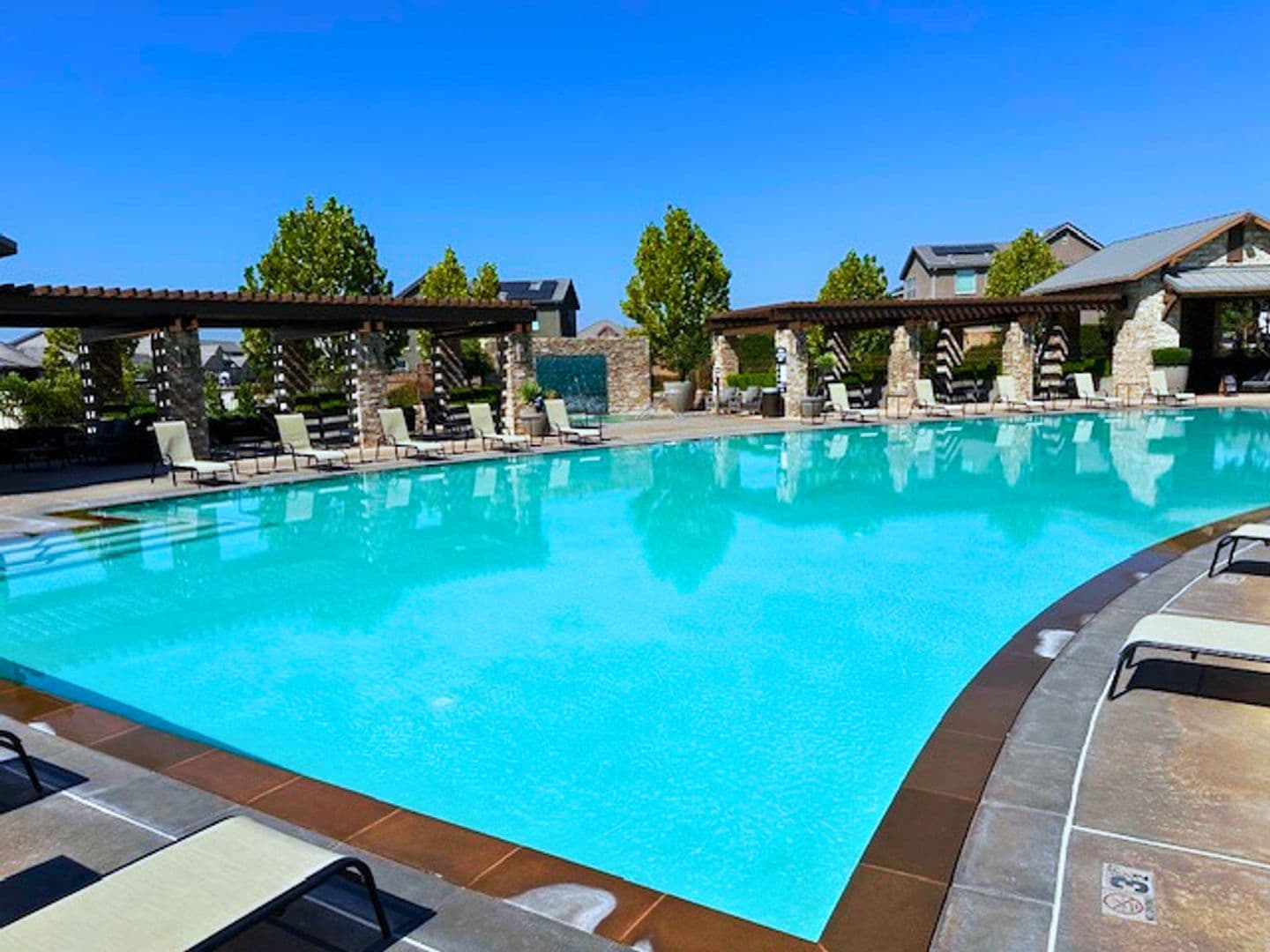 Madera House: 1819 Valley Rd S.