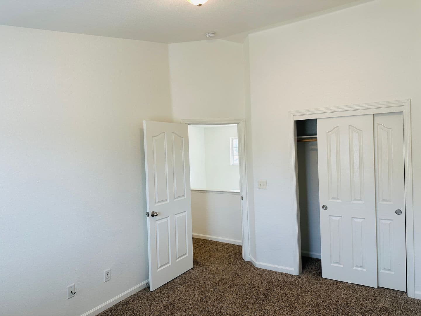 Madera House: 227 River Point