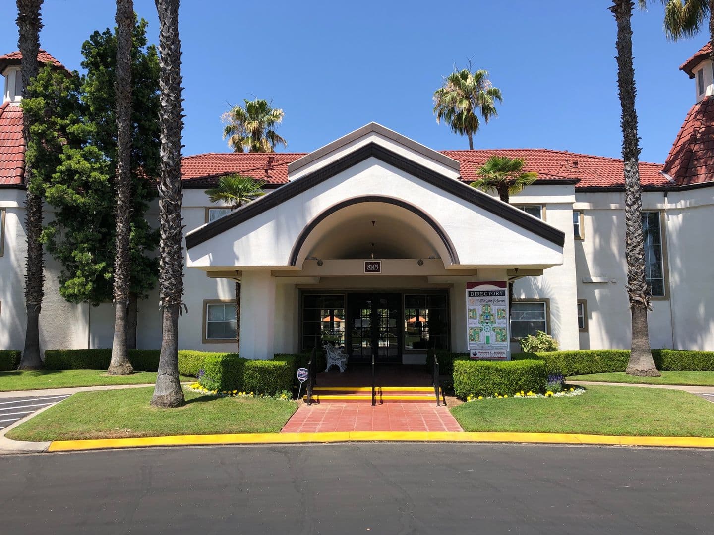 Fresno House: 8153 N. Cedar Ave. #114