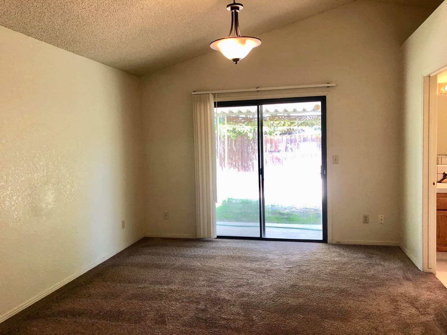 Fresno House: 6425 N. Arthur Ave.