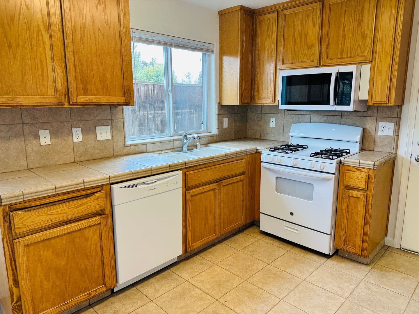 Madera House: 227 River Point