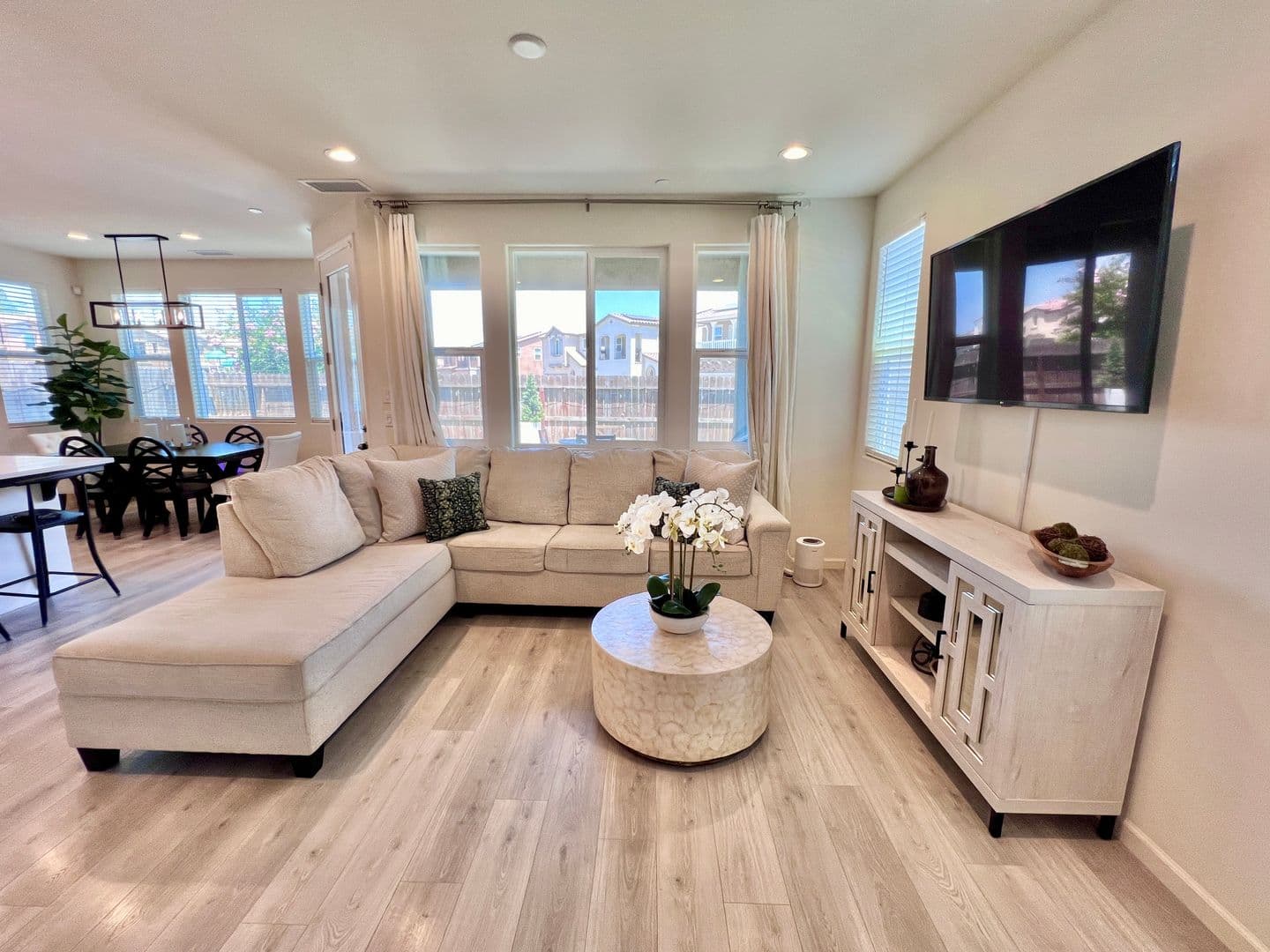 Fresno House: 6286 E. Overlook Way