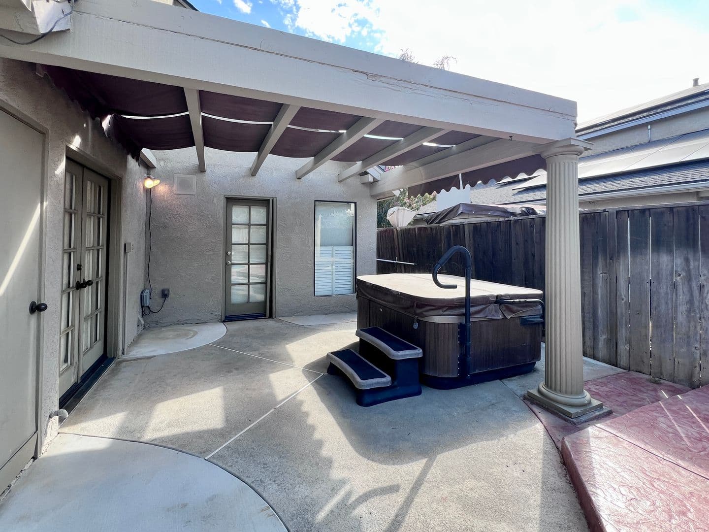 Fresno House: 1090 E. Cole Ave.