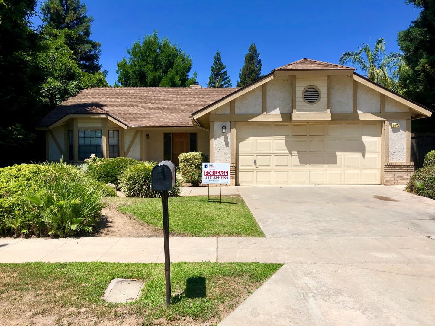 Fresno House: 6425 N. Arthur Ave.