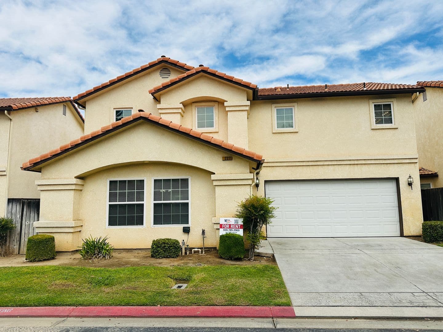 Madera House: 227 River Point