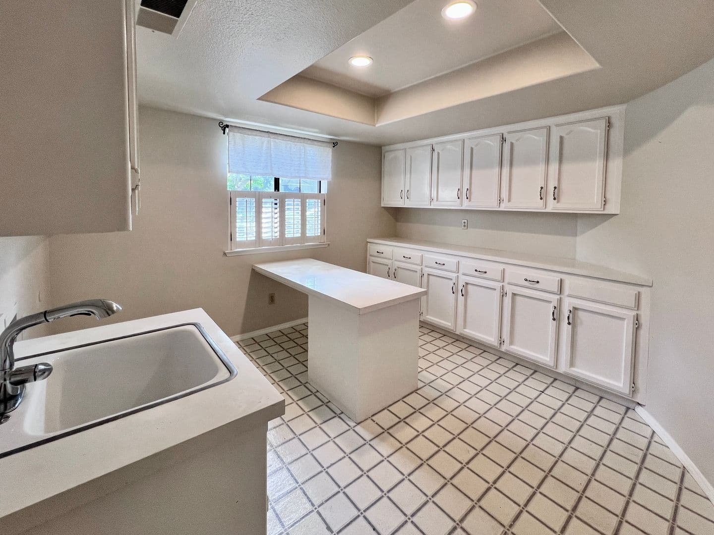 Fresno House: 1090 E. Cole Ave.
