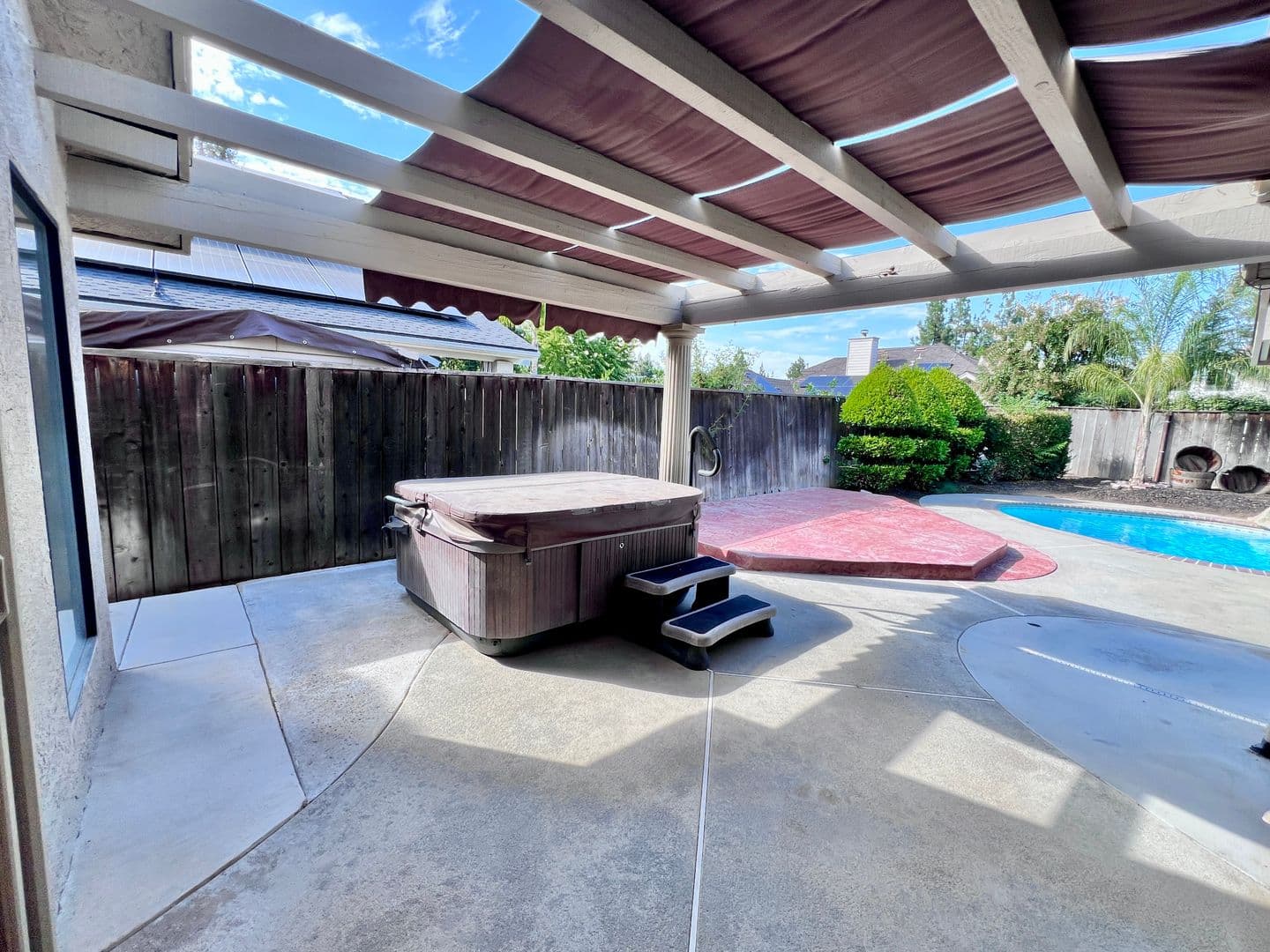 Fresno House: 1090 E. Cole Ave.