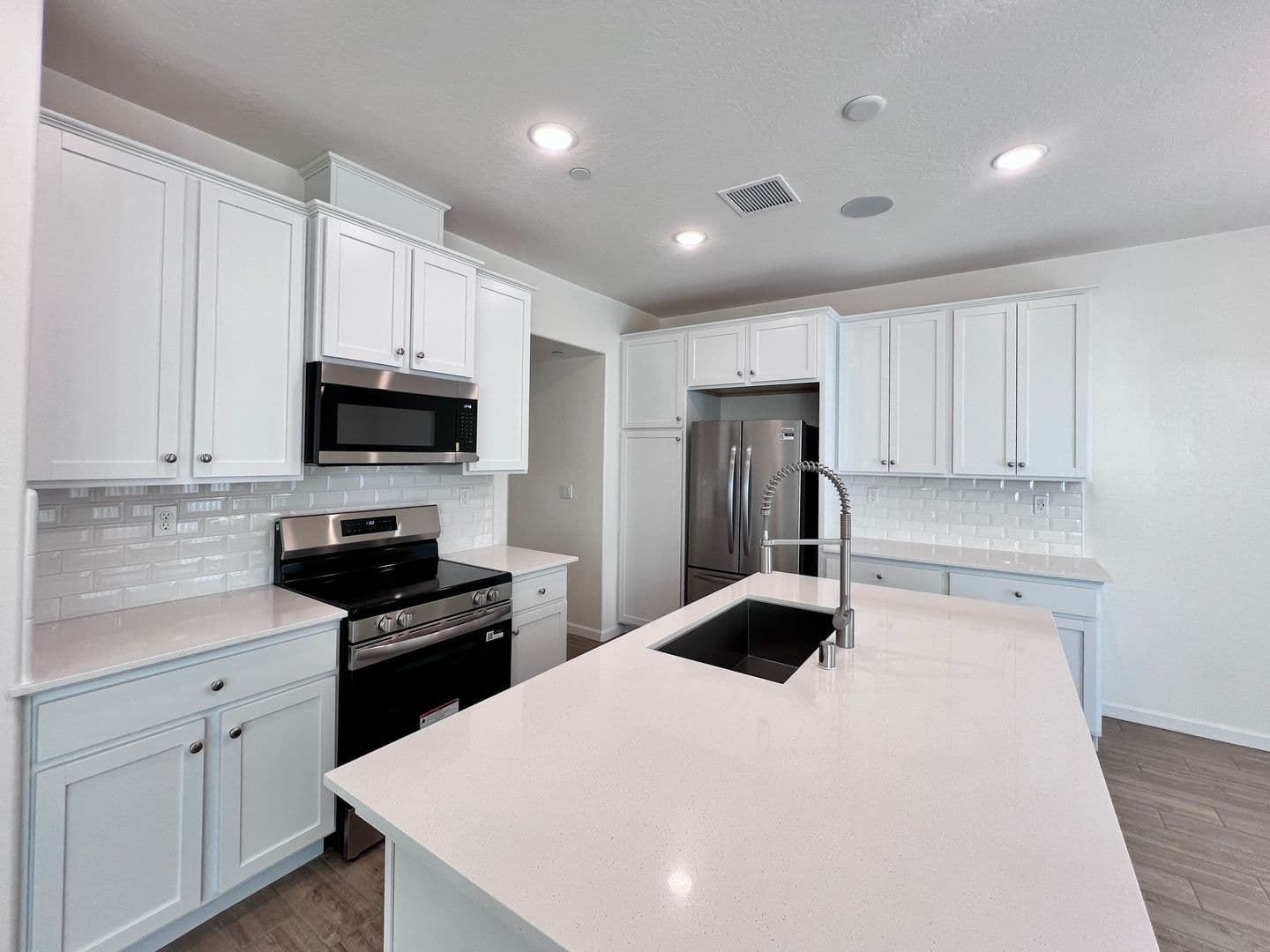 Clovis House: 1526 Woodhill Ln.