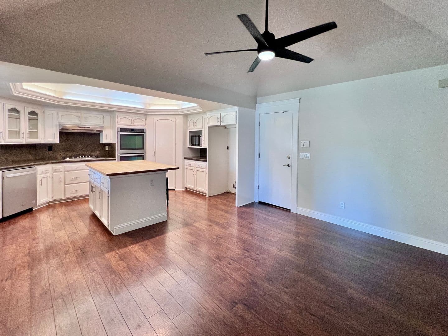 Fresno House: 1090 E. Cole Ave.