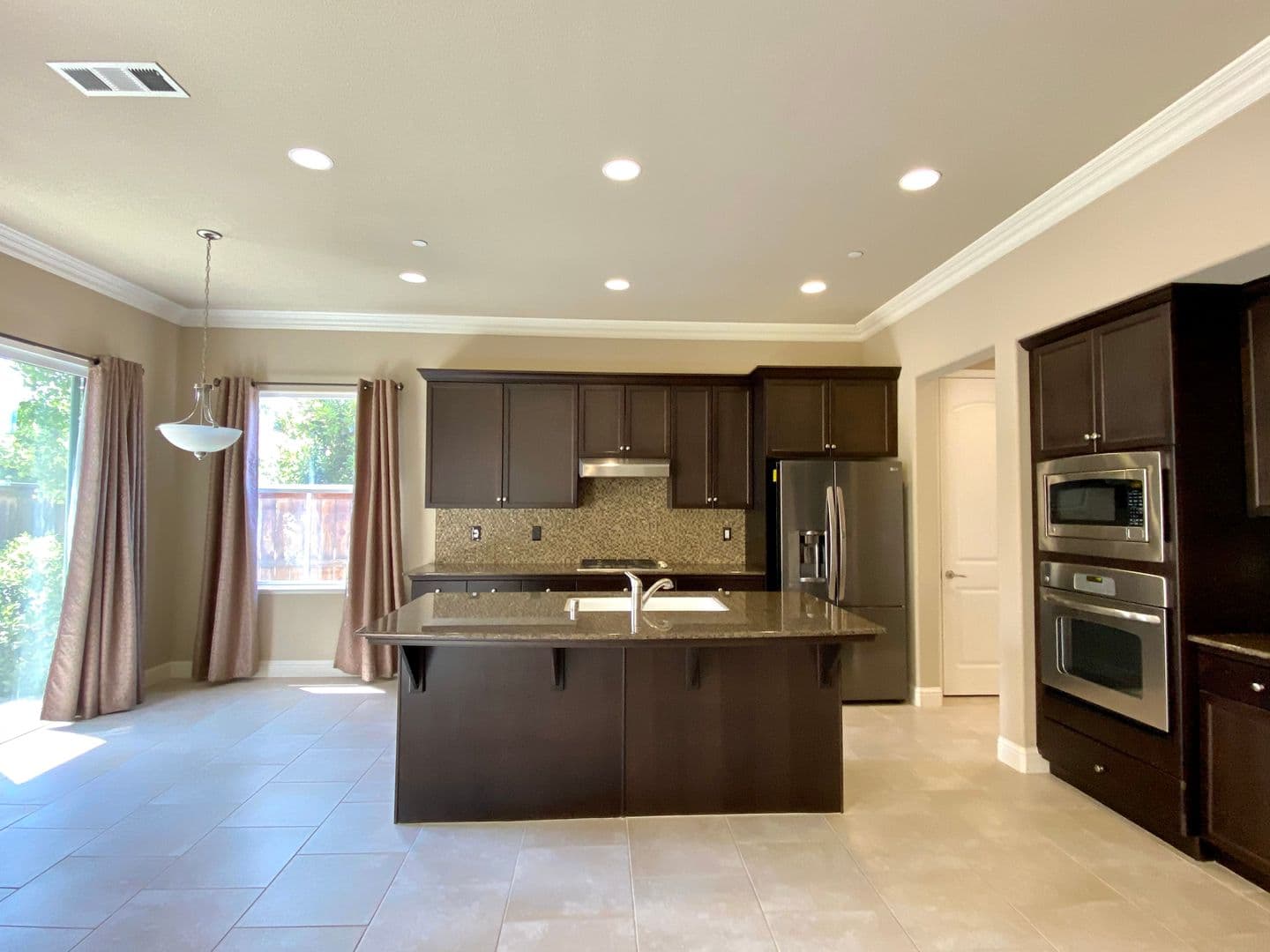 Fresno House: 2141 W. Juliet Way