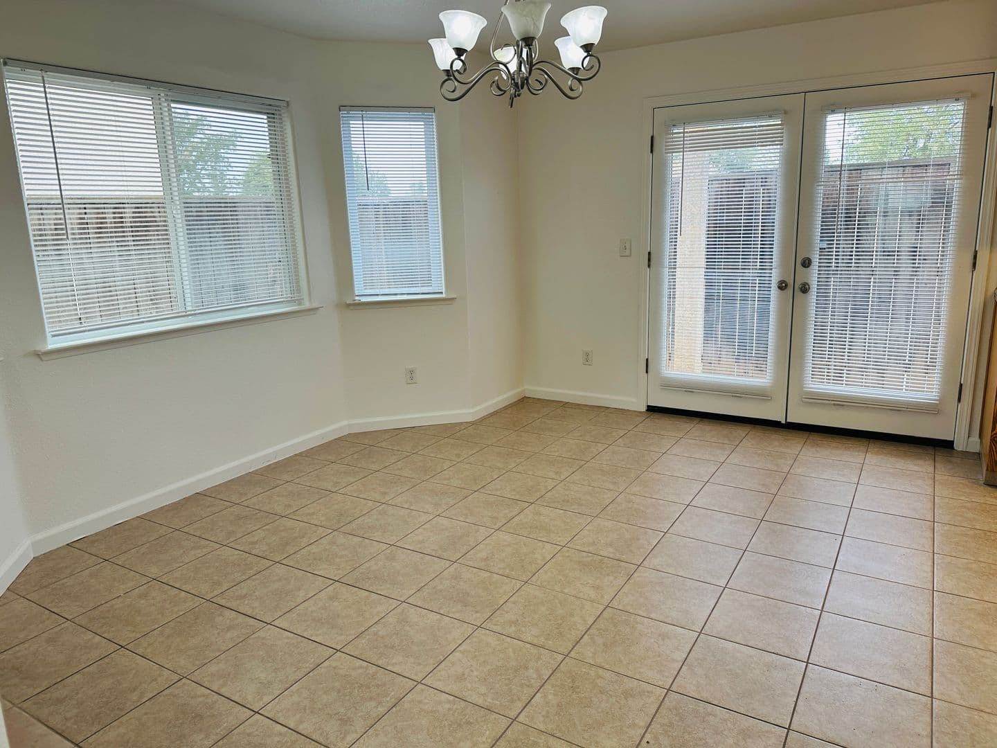 Madera House: 227 River Point