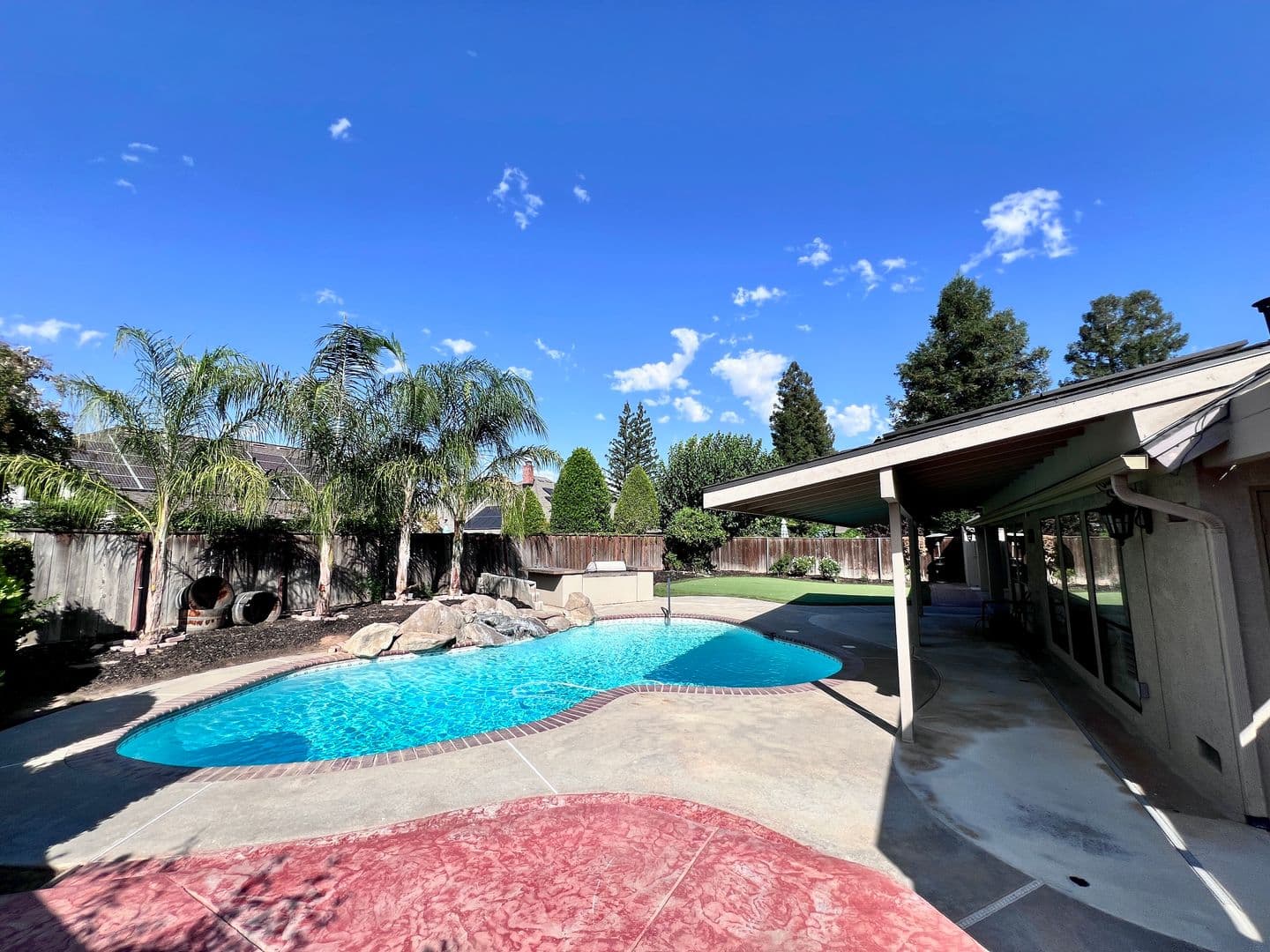 Fresno House: 1090 E. Cole Ave.