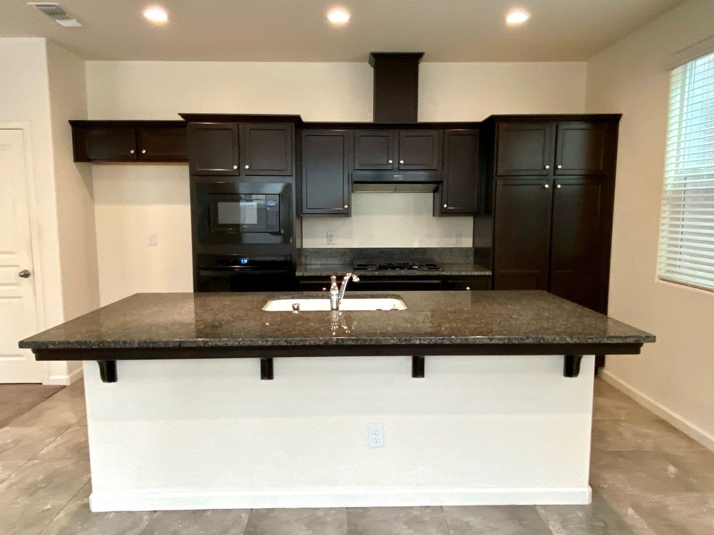 Fresno House: 6101 E. Brick Dr.