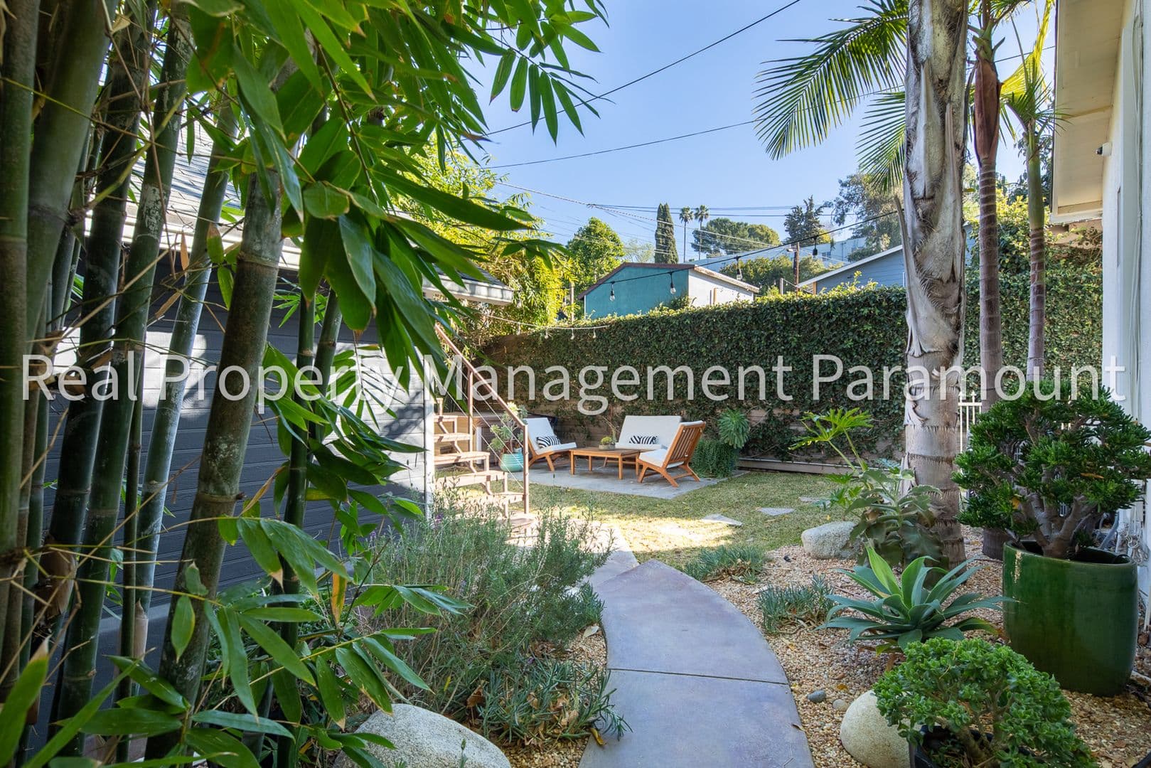 Los Angeles House: 1606 Myra Ave