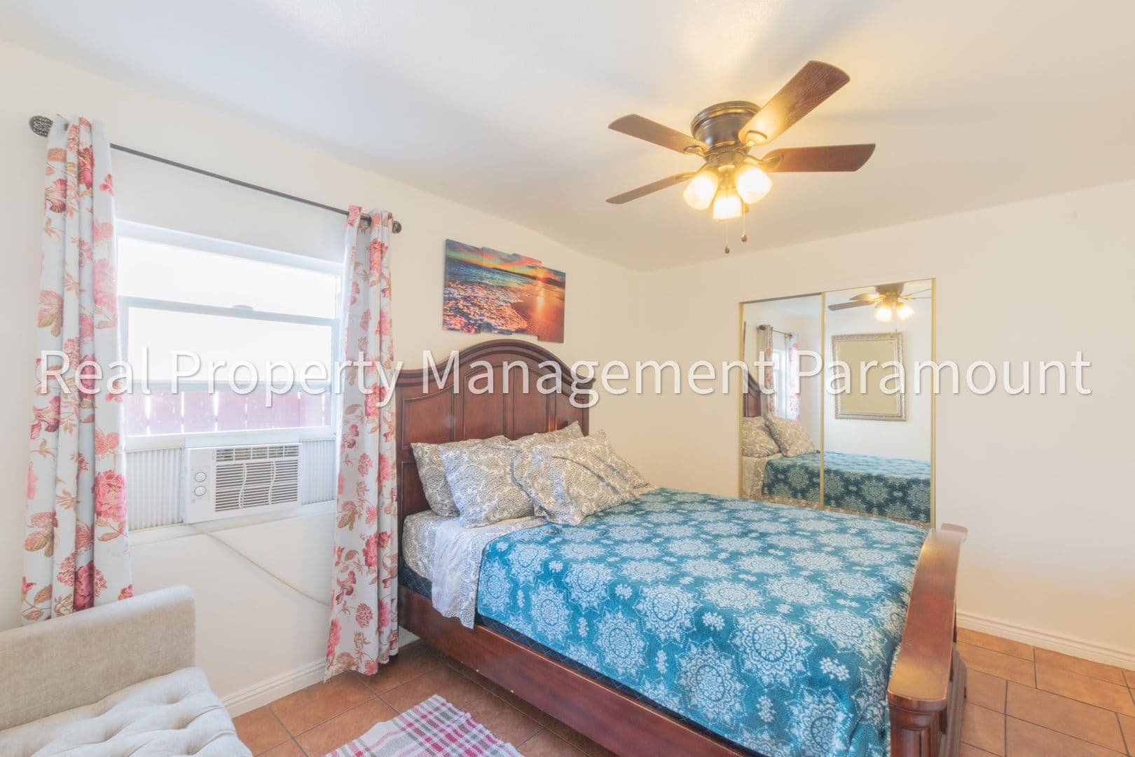 Los Angeles Apartment: 1362 E 61st Street
