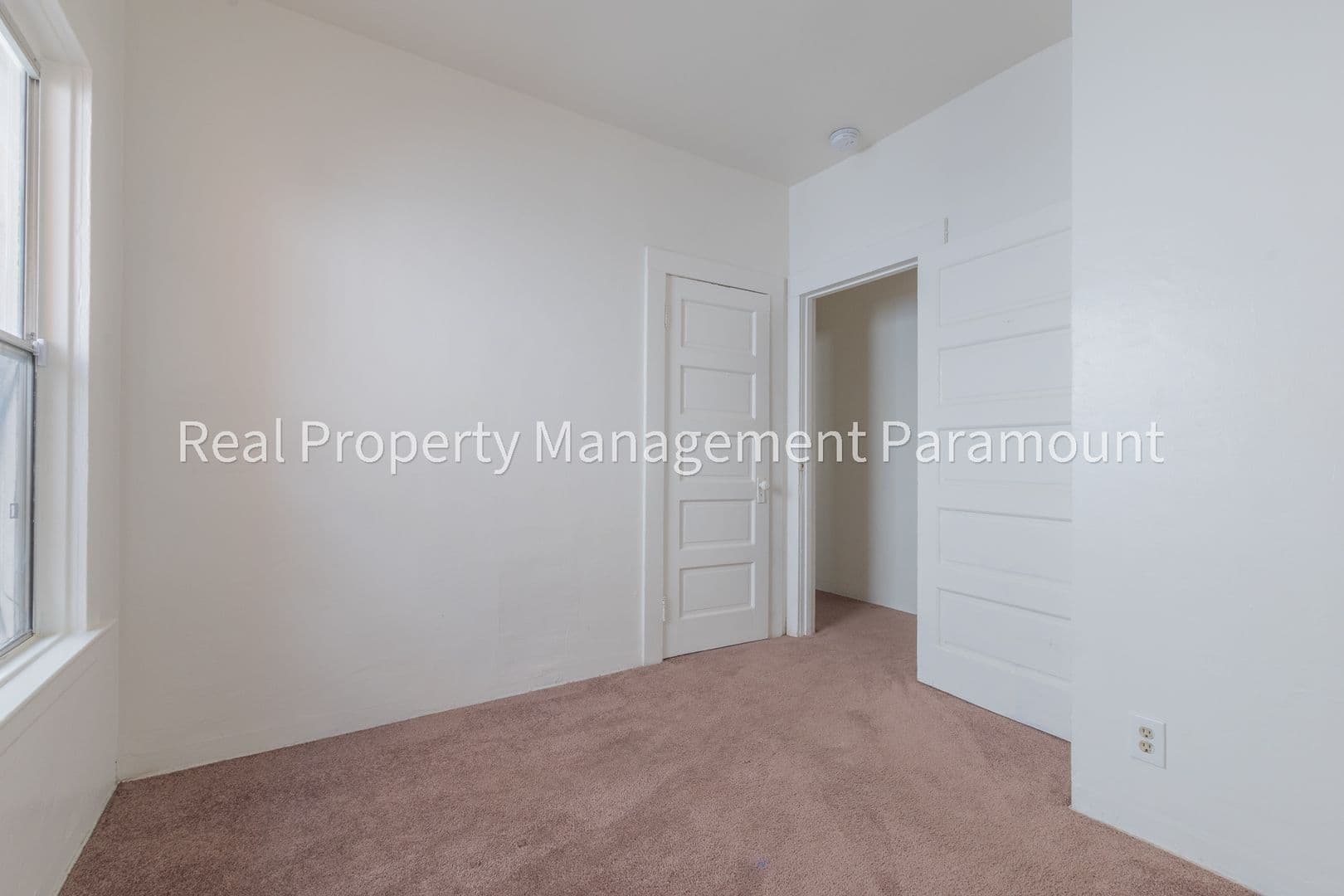 Los Angeles Apartment: 333 W 57th St - 333 W 57th St