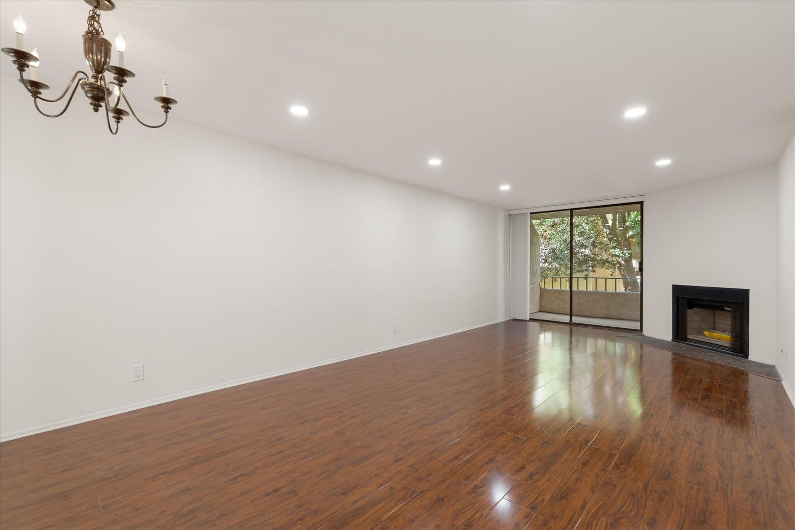 Los Angeles Condo: 4141 Via Marisol  - Unit 215